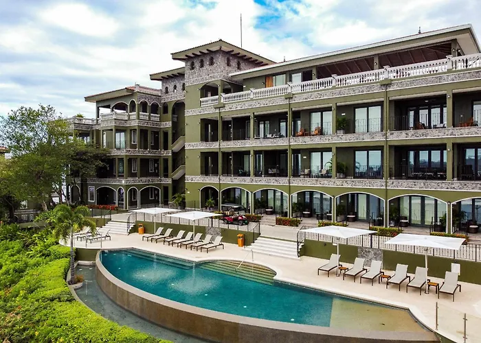 360 Splendor 303-ocean View Condo-breakfast Included!